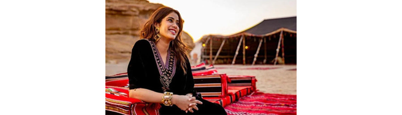 Kaftans are again in style. Here are recommendations on the way to fashion them