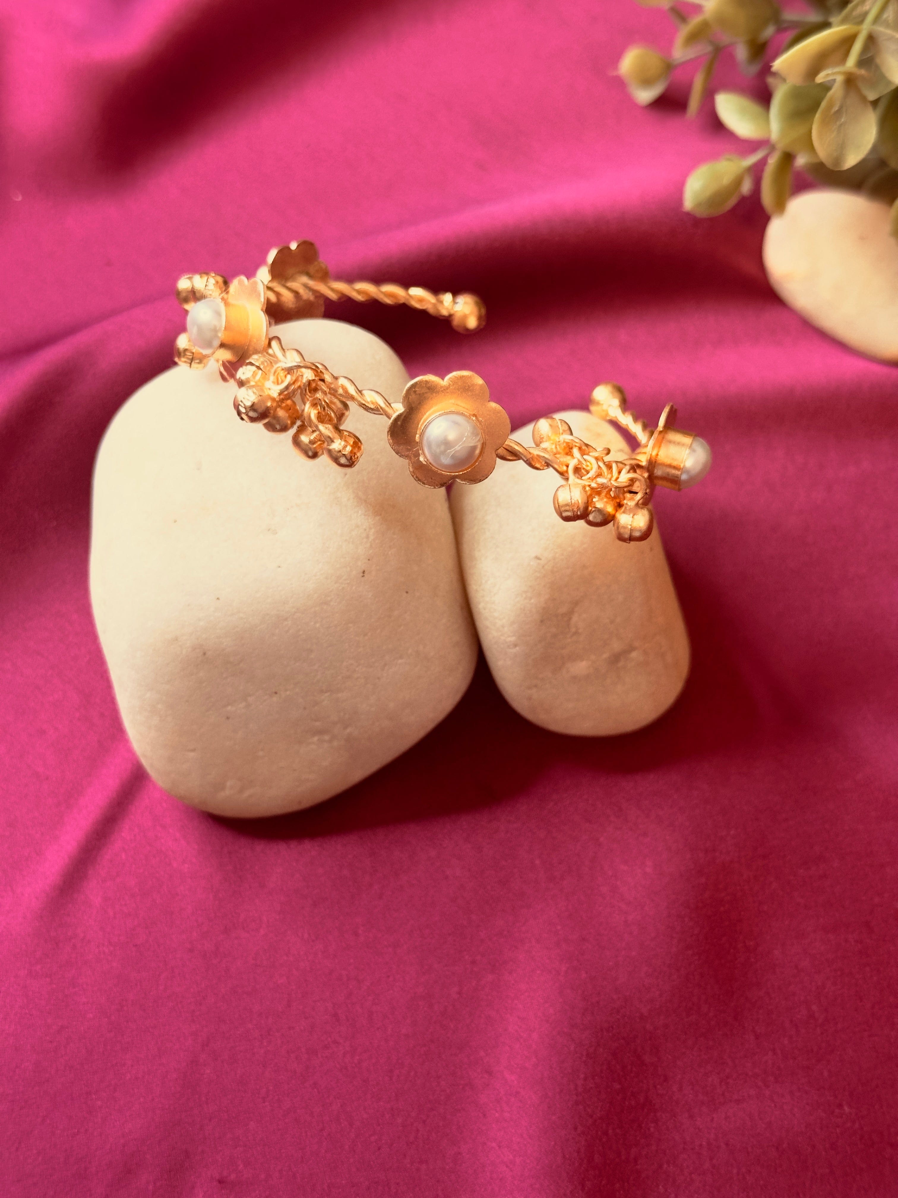 The Kaftan Company Jewelry Twisted Floral Pearl Bracelet