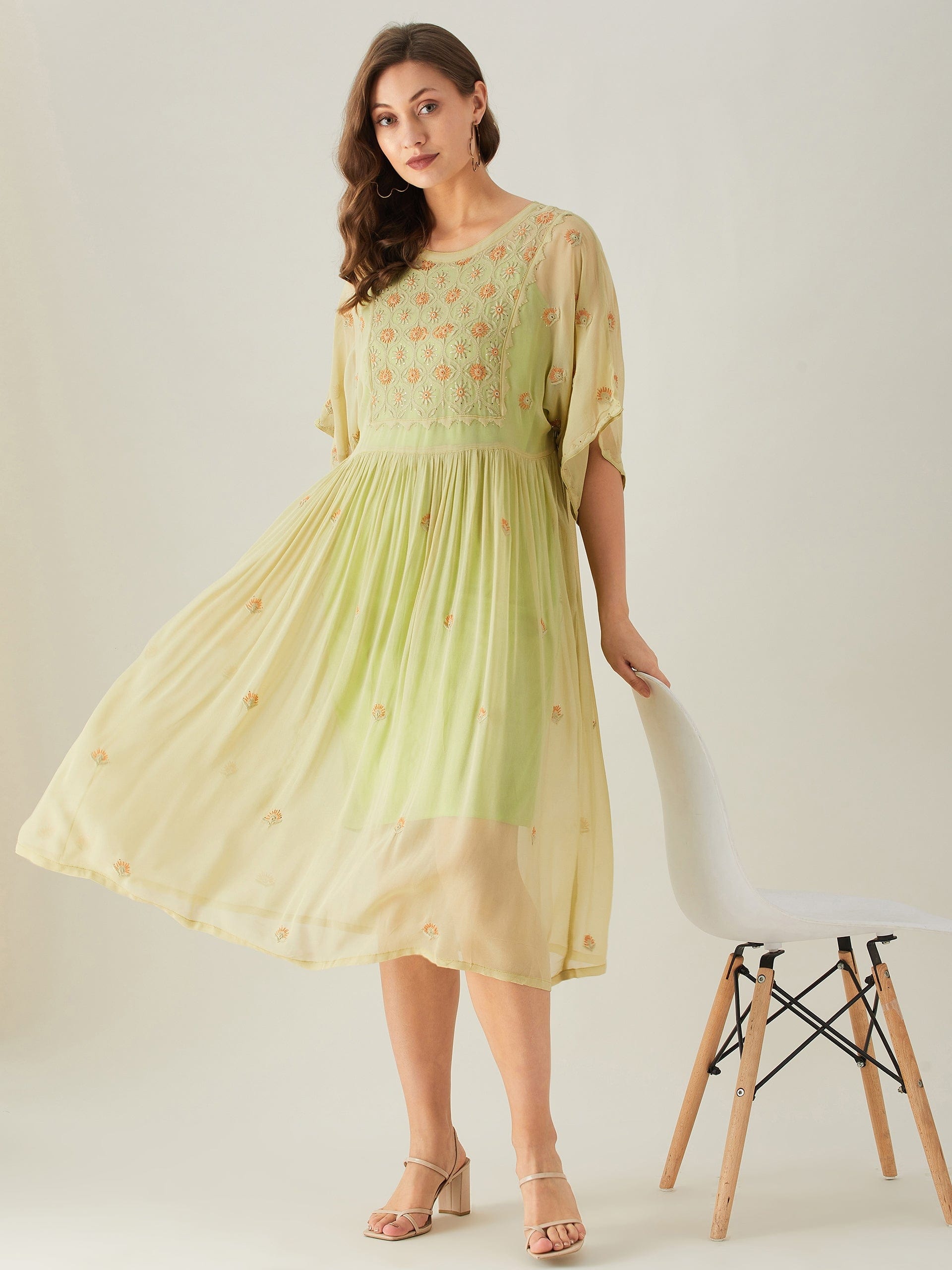 The Kaftan Company Kurta Green Hand Embroidered Chikanakri Kurta