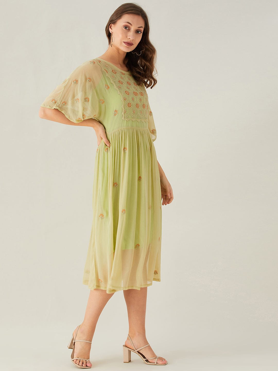 The Kaftan Company Kurta Green Hand Embroidered Chikanakri Kurta