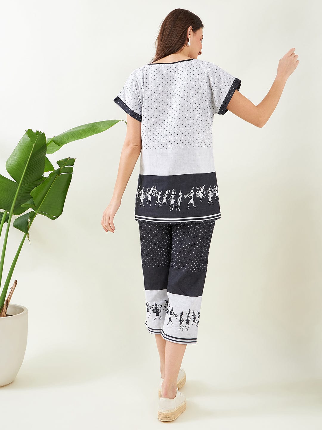 The Kaftan Company Pyjama Set Black Warli Jacquard Handloom Weave Cotton Capri Nightsuit