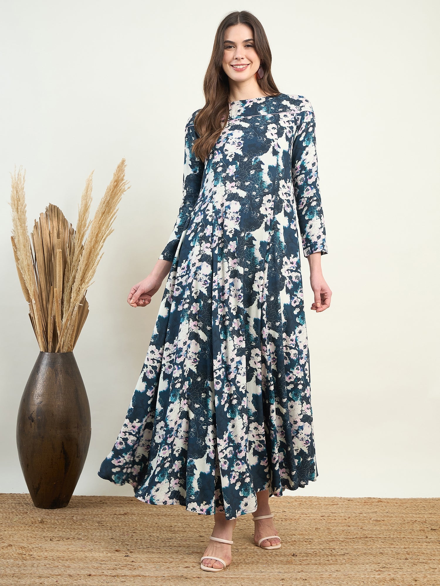 Women's Blue and White Floral Maxi Dress â‚¬€œ The Kaftan Company