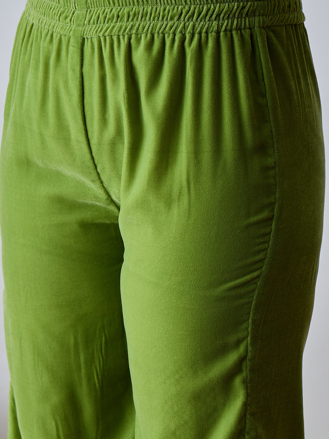 Perfect for relaxed nights, the Green Solid Minimalistic Pyjama Set is a wardrobe essential.
