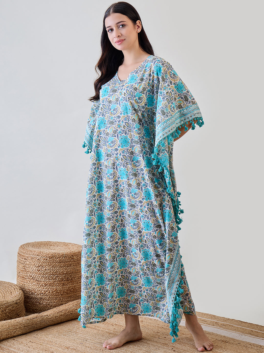 Relax in luxury with the Blue Floral Tassel Lace Cotton Kaftan Nightdress.
