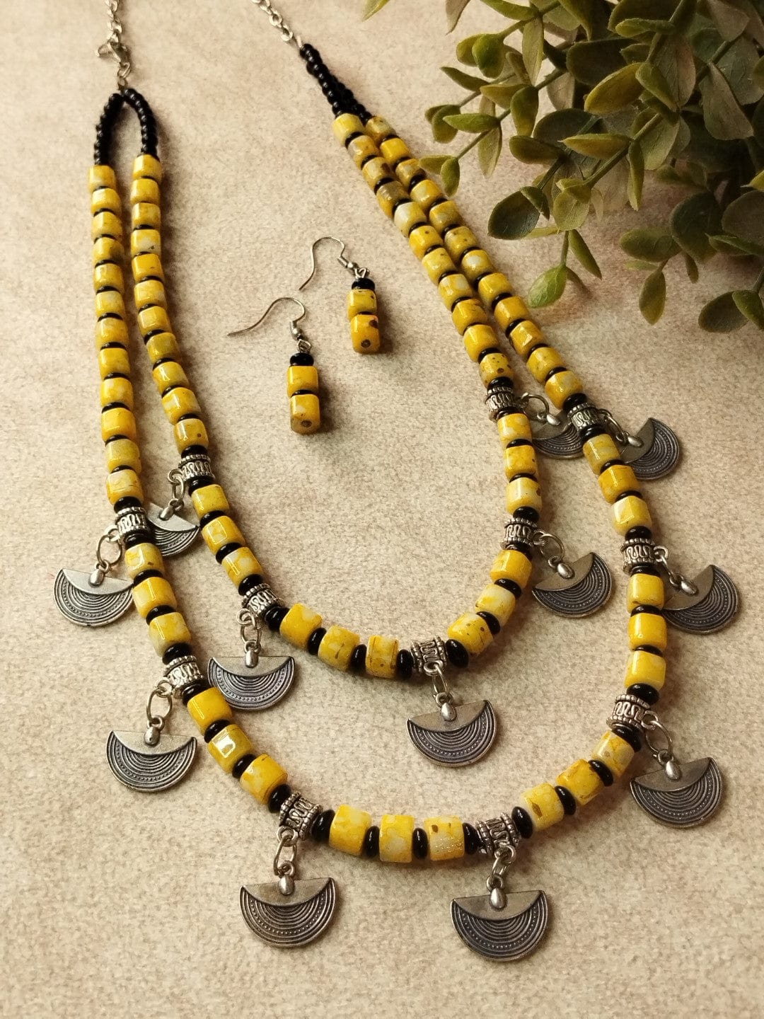 The Kaftan Company Jewelry Regular Rustic Yellow and Black Ceramic Beads Necklace Set