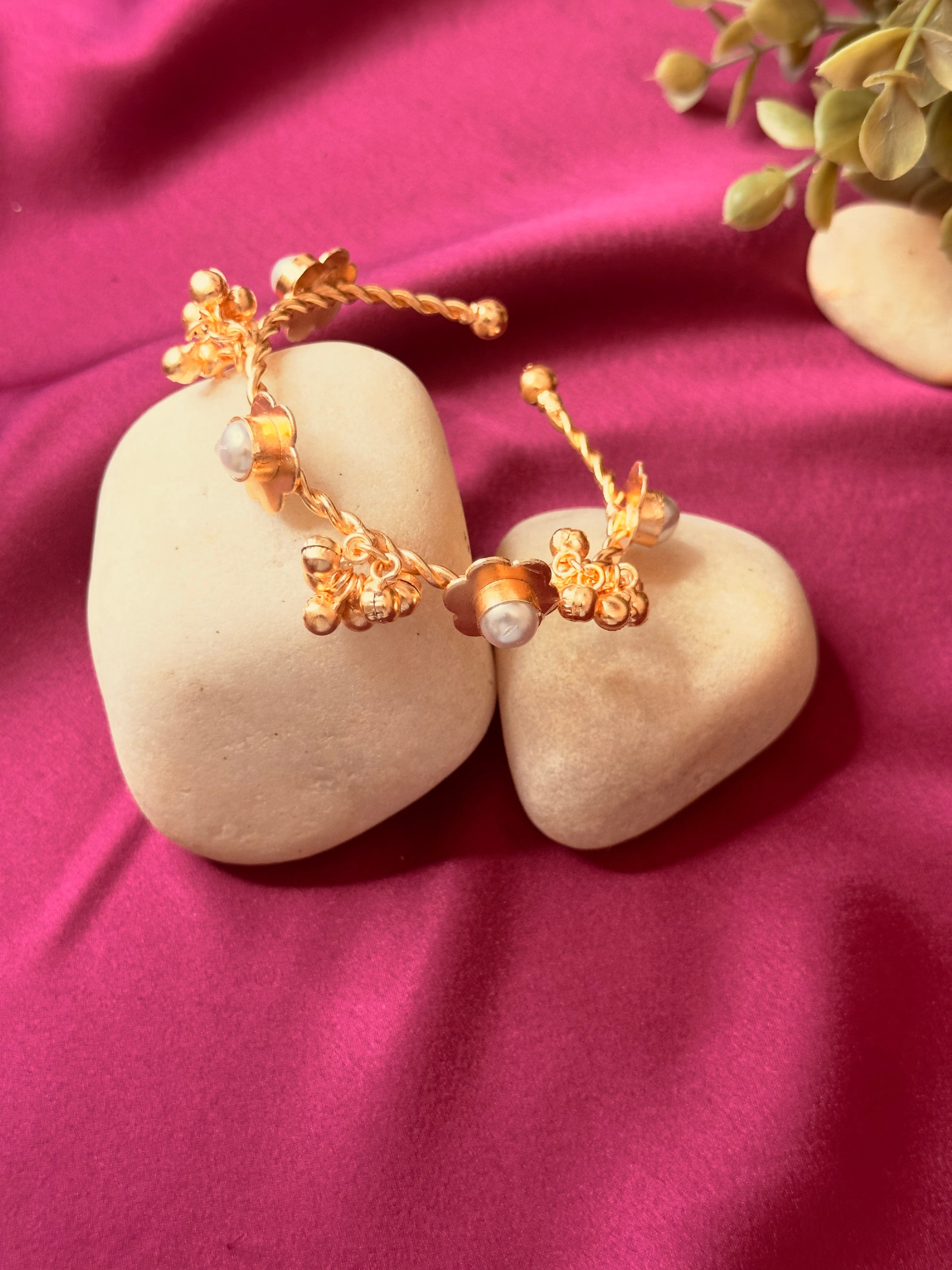 The Kaftan Company Jewelry Twisted Floral Pearl Bracelet