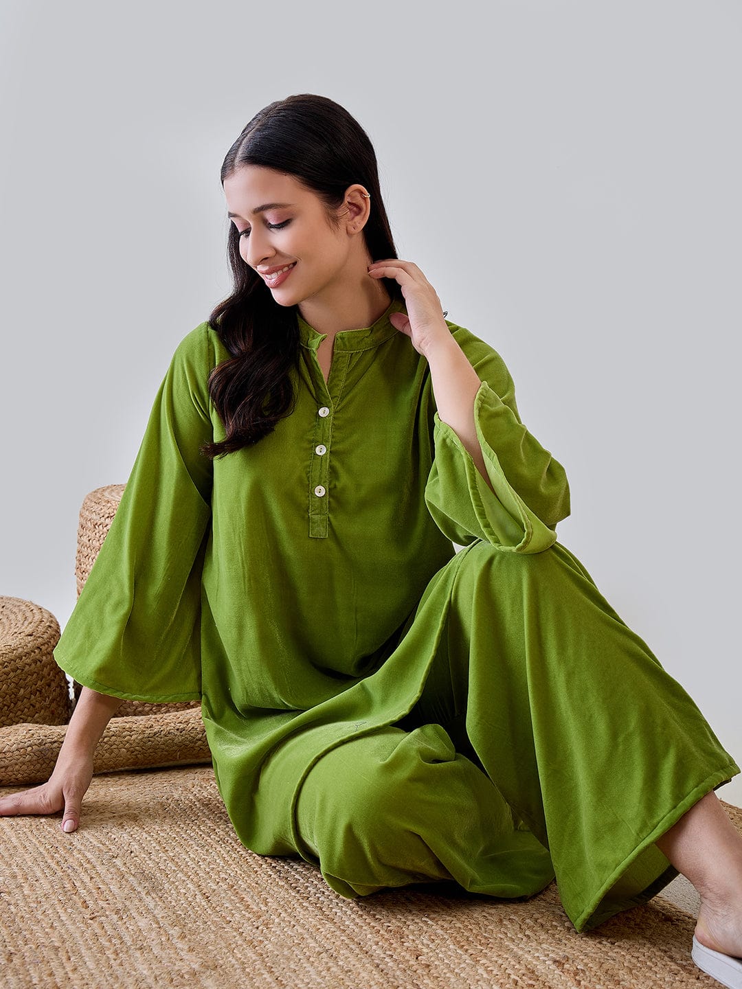 The Kaftan Company Lounge Set Olive Green Velvet Minimalistic Lounge Set