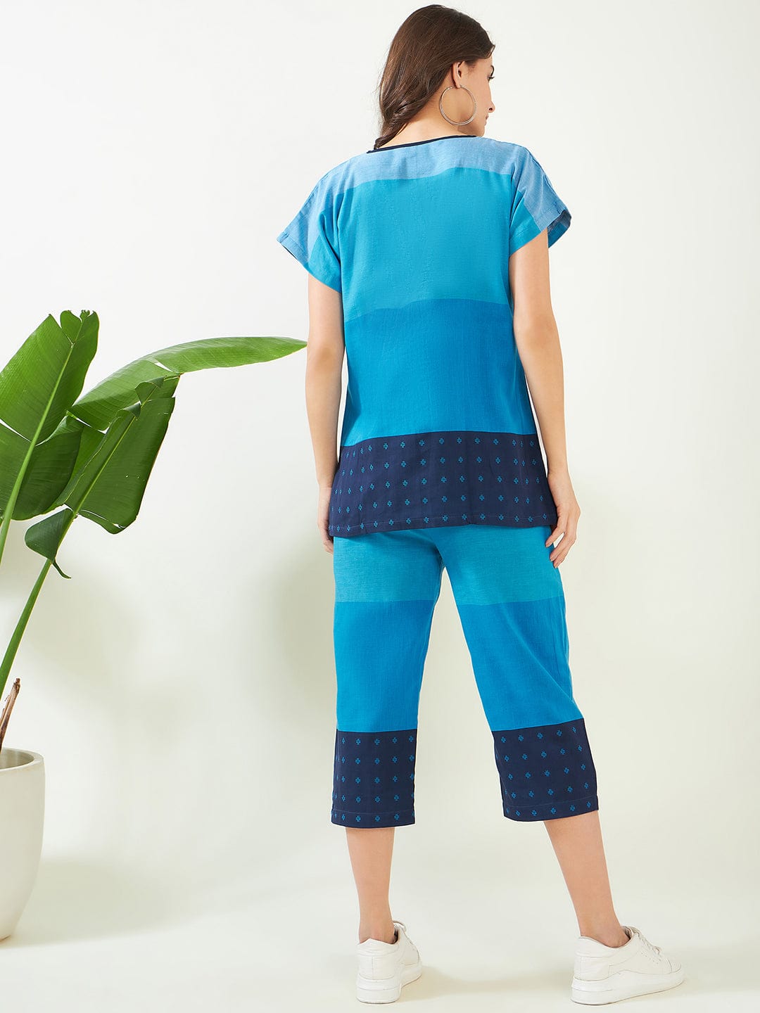 The Kaftan Company Pyjama Set Blue Colorblock Handloom Cotton Capri Nightsuit