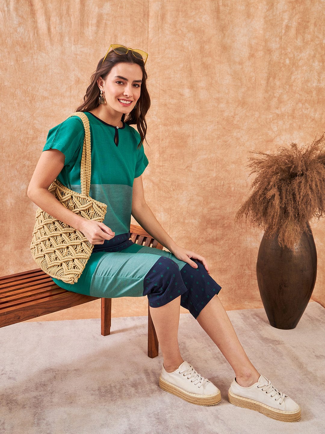 The Kaftan Company Pyjama Set Green Colorblock Handloom Cotton Capri Nightsuit