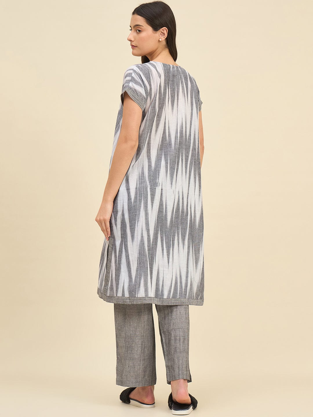 The Kaftan Company Pyjama Set Grey Handloom Ikat Cotton Co-ord Set for Women – Relaxed Fit Kurta & Pyjama Set