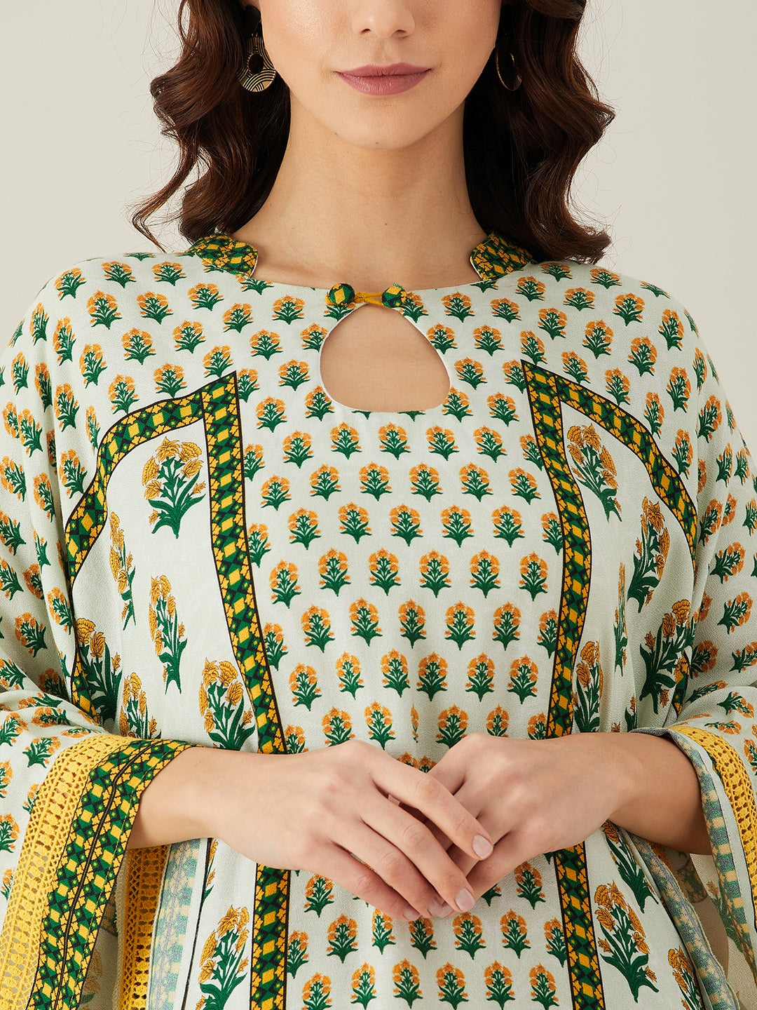 Women's white kaftan kurta with floral print, lace accents and mandarin collar