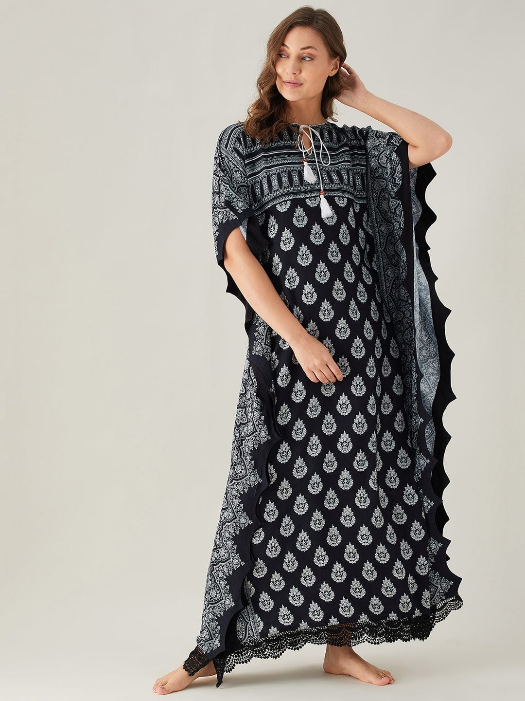 The Kaftan Company Kaftan Scalloped Edge Monochrome Patterned Maxi Kaftan