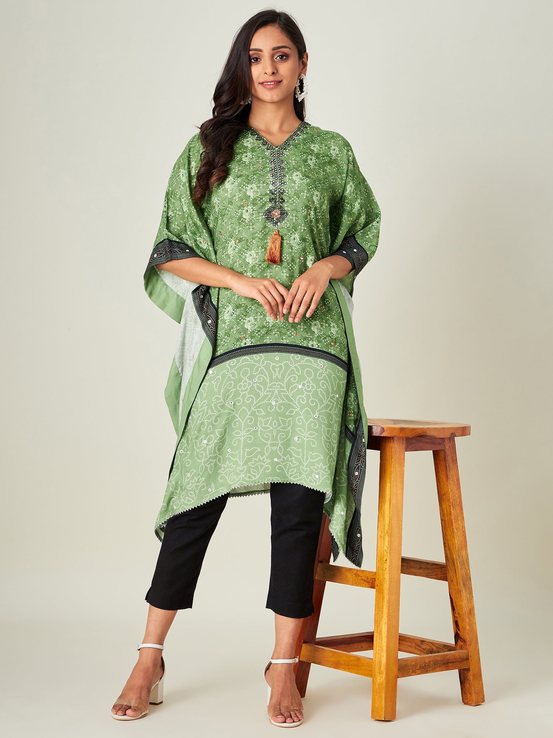 The Kaftan Company Kurta Green and Black Paneled Bandhani Kurta